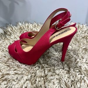 Guess brand pink fuchsia color peep toe heels long back